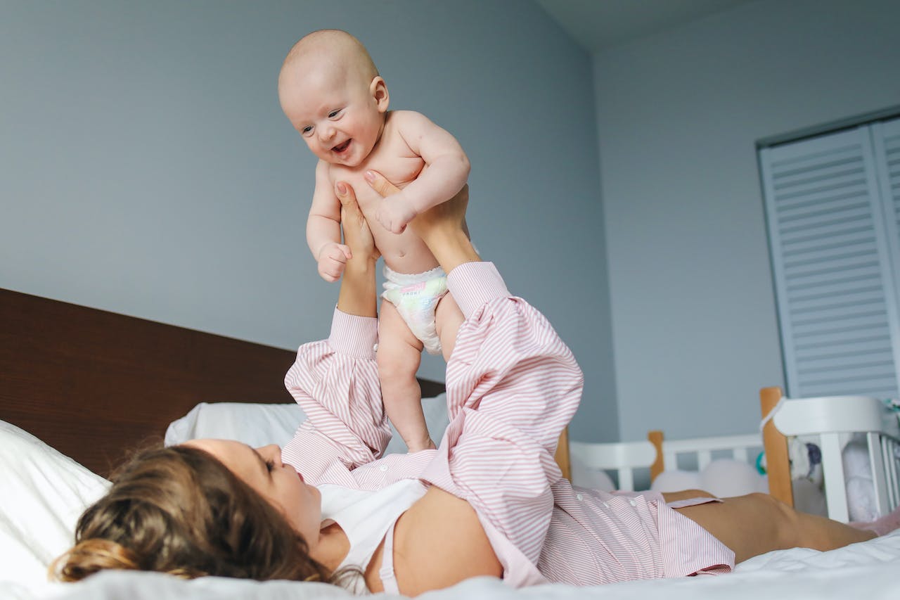 Lire la suite à propos de l’article Comment reconnaître et traiter les irritations cutanées dues aux couches chez les nourrissons ?